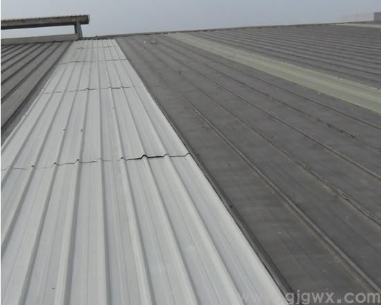 鋼結(jié)構(gòu)彩鋼瓦屋面漏水維修(圖1) 鋼結(jié)構(gòu)彩鋼瓦屋面漏水維修(圖1)